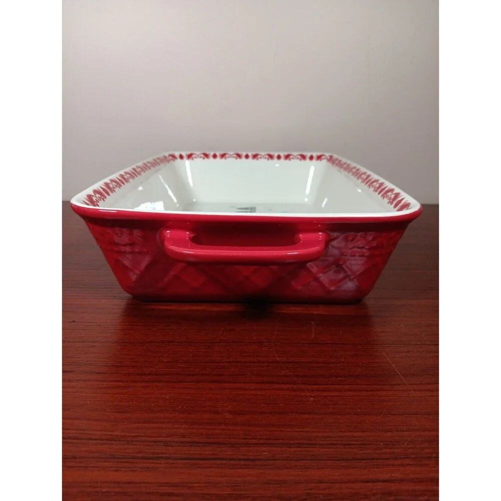Pioneer Woman Holiday Barn 13x9 Baker Casserole Dish Red White Cow Christmas EUC